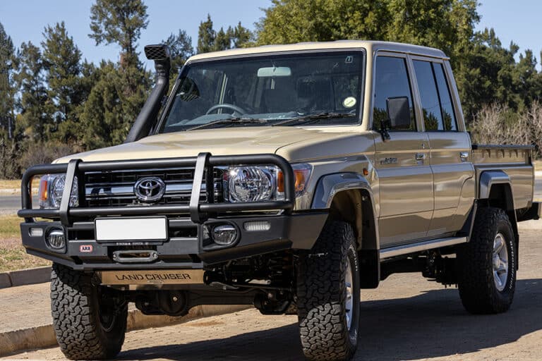 Toyota Land Cruiser 79 Series - ARB Summit Bull Bar