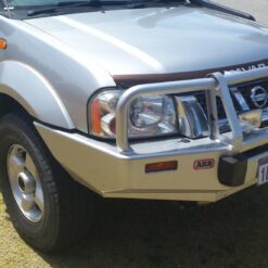 ARB Deluxe Bull Bar - Nissan Navara D22 2002-2005
