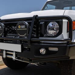 Toyota Land Cruiser 2.8 - ARB Deluxe Bull Bar, Desert Spots, Desert Rear Bar