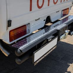 Toyota Land Cruiser 2.8 - ARB Deluxe Bull Bar, Desert Spots, Desert Rear Bar