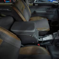 Toyota Land Cruiser 79 2.8 Auto - Centre Console